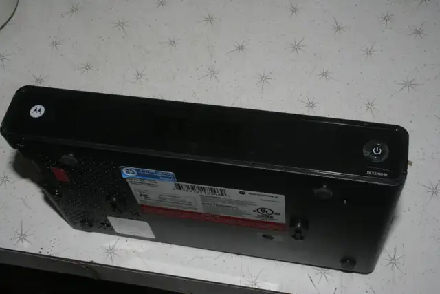 Motorola TV box DCX3200, older model $10 - Photo 4