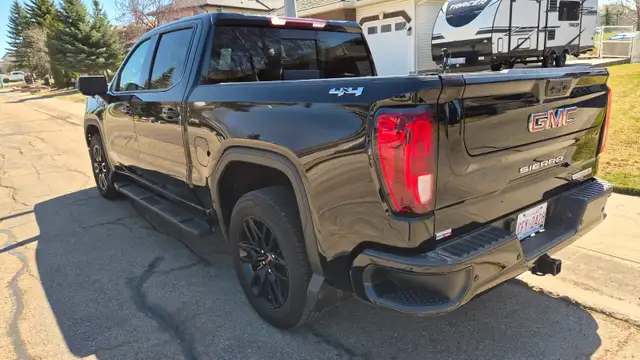 2025 GMC Sierra 1500 - Photo 4