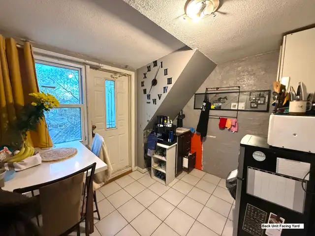 Bachelor for Rent on the 3rd Floor - Lakeshore & Islington - Photo 8