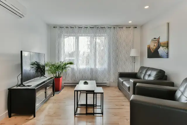 Condo, meublé, tout inclus,Vieux-Longueuil.