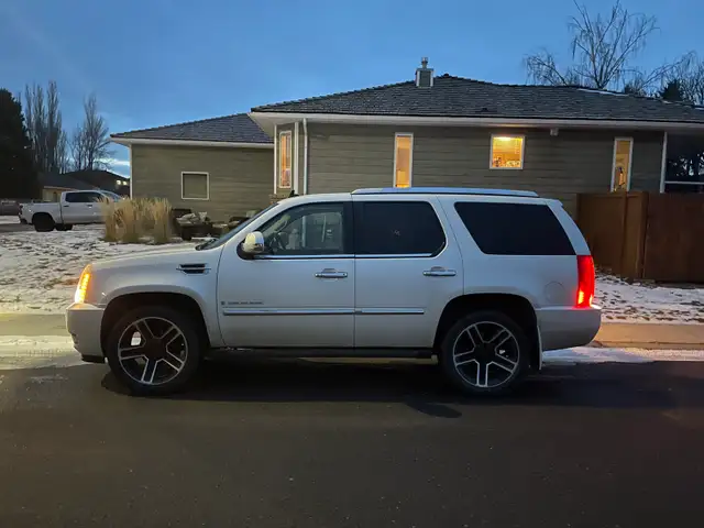 2008 Cadillac Escalade Luxury