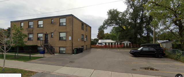 Two Bedroom Etobicoke - Photo 2