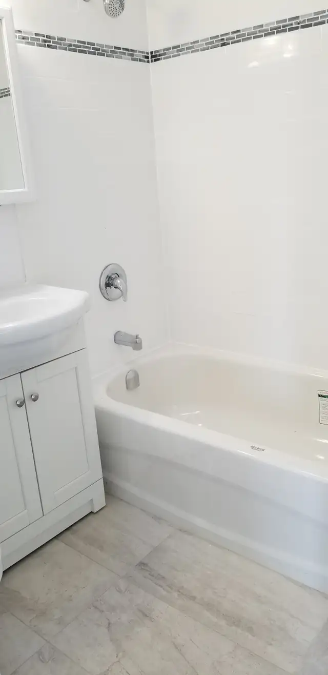 Two Bedroom Etobicoke - Photo 5