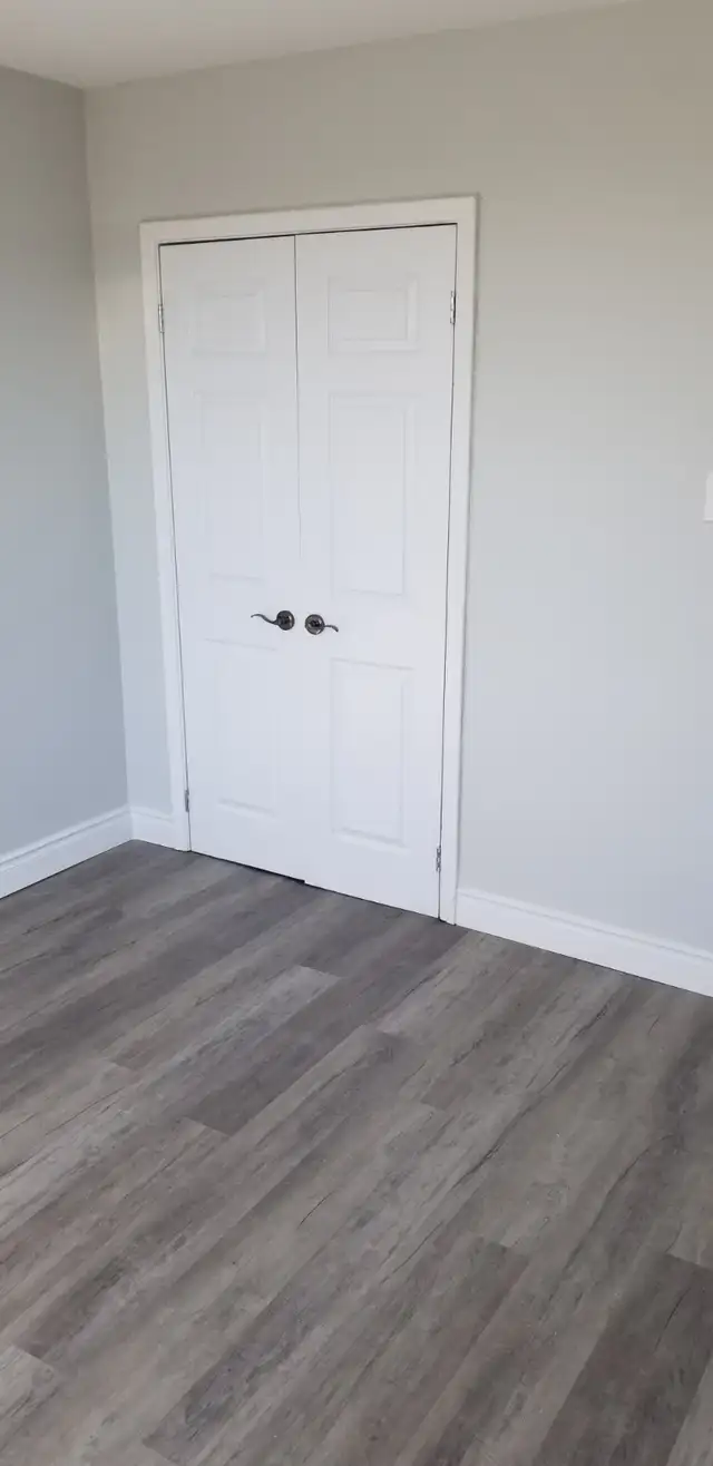 Two Bedroom Etobicoke - Photo 7