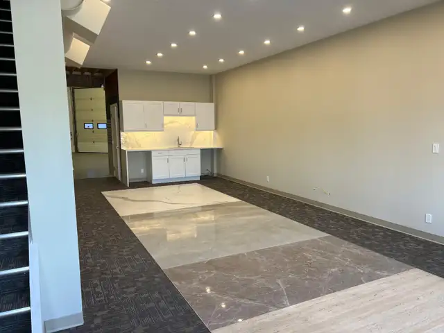 Commercial Bay for Rent – SE Calgary - Photo 2