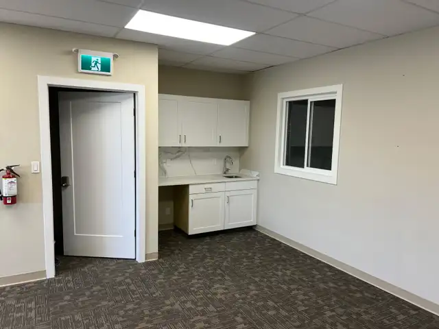 Commercial Bay for Rent – SE Calgary - Photo 4