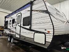 2019 Jayco Jayflight SLX 212QBW  - like new!