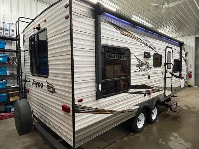 2019 Jayco Jayflight SLX 212QBW  - like new! - Photo 2