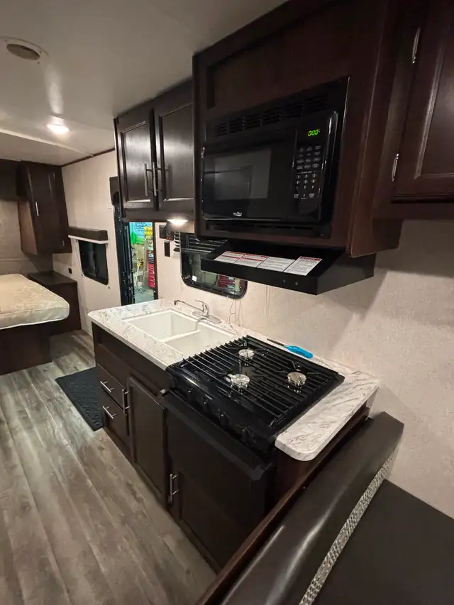 2019 Jayco Jayflight SLX 212QBW  - like new! - Photo 8