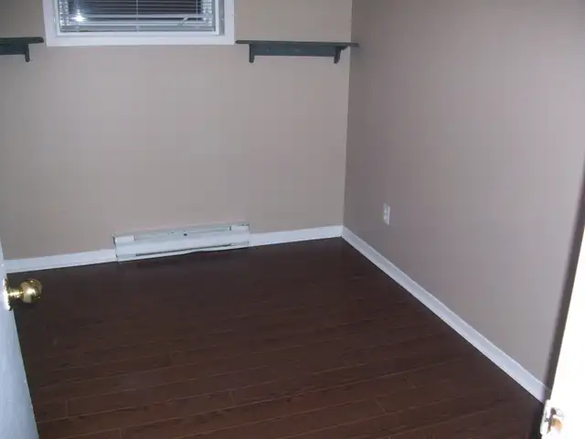 2 bedroom apartment - heat and light included - Photo 4