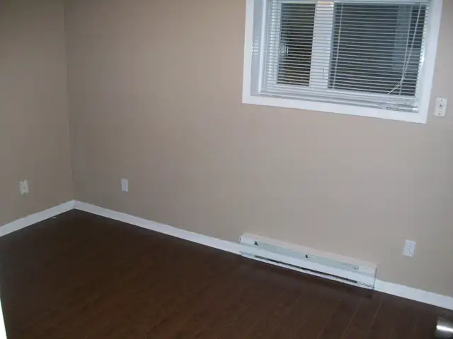 2 bedroom apartment - heat and light included - Photo 6