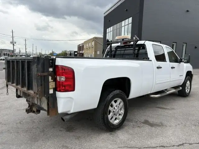 2011 Chevrolet Silverado 3500HD LT CREW CAB-8 FOOT LONG BOX-P/LI - Photo 5