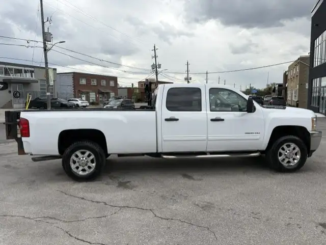 2011 Chevrolet Silverado 3500HD LT CREW CAB-8 FOOT LONG BOX-P/LI - Photo 6