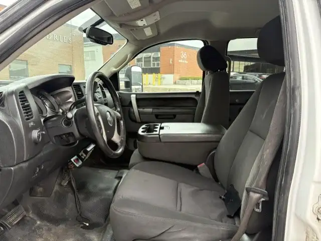 2011 Chevrolet Silverado 3500HD LT CREW CAB-8 FOOT LONG BOX-P/LI - Photo 11