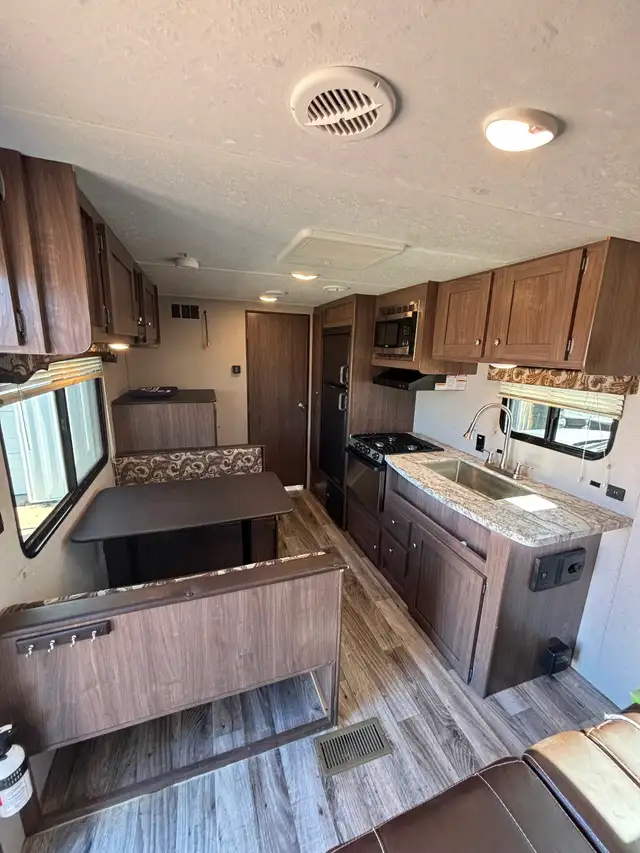 2018 Keystone Hideout 22RBWE - with outdoor kitchen - Photo 9
