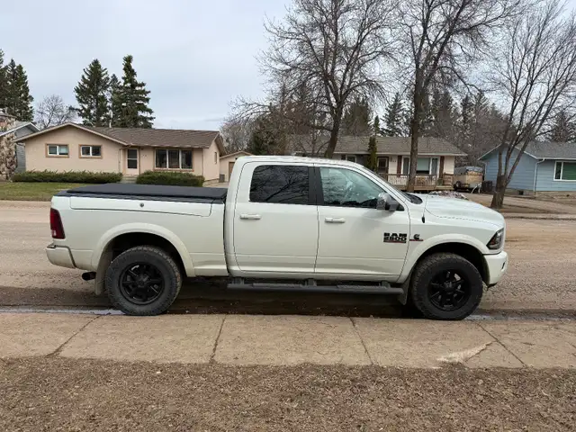 RAM 2500 Laramie low KM - Photo 2