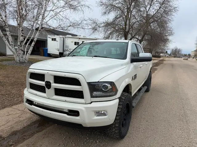 RAM 2500 Laramie low KM - Photo 3
