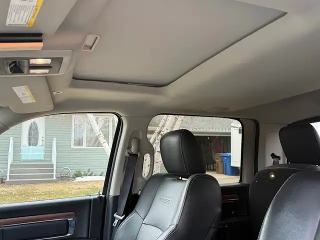 RAM 2500 Laramie low KM - Photo 9