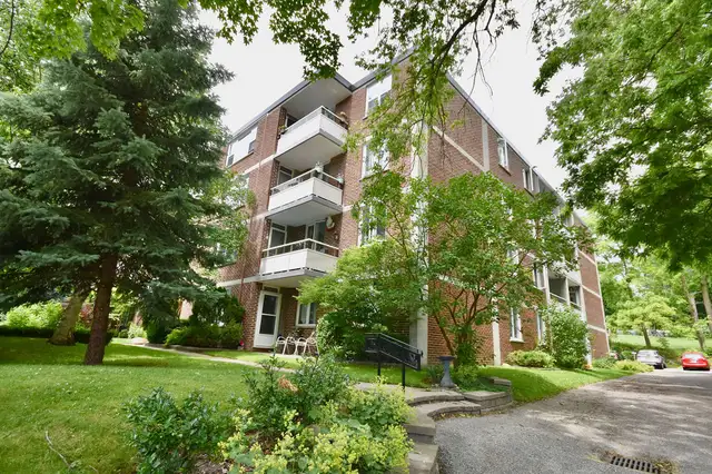 #41 - Large 2-Bed Luxury Apartment Near Hwy - Barrie - Photo 2