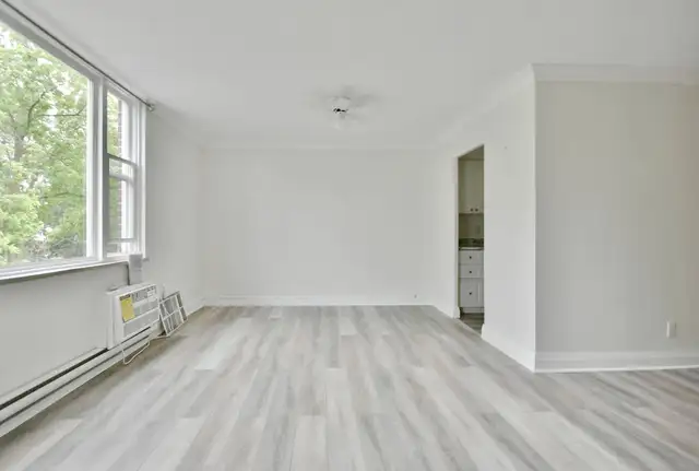 #41 - Large 2-Bed Luxury Apartment Near Hwy - Barrie - Photo 5
