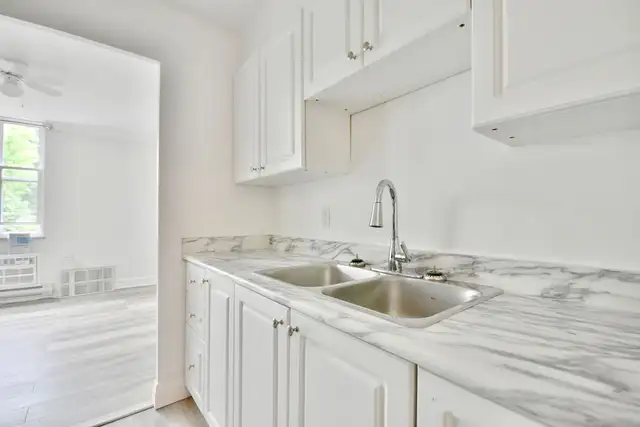 #41 - Large 2-Bed Luxury Apartment Near Hwy - Barrie - Photo 10