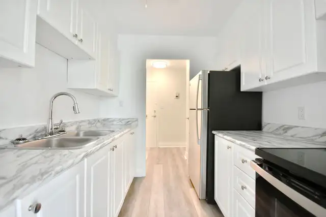 #41 - Large 2-Bed Luxury Apartment Near Hwy - Barrie - Photo 12