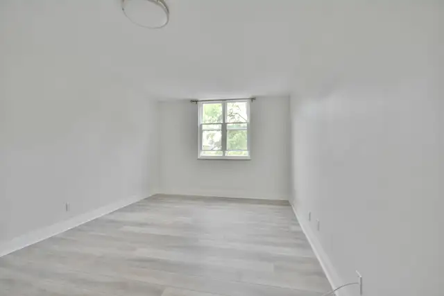 #41 - Large 2-Bed Luxury Apartment Near Hwy - Barrie - Photo 20
