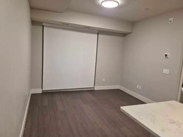 Lease transfer(Assignment) 402, 3610 Dixie Rd, Mississauga, ON - Photo 2