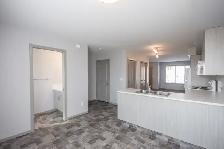 Beautiful Townhome in Sylvan Lake - $699 Security Deposit Promo - Photo 5