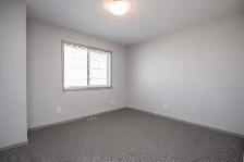Beautiful Townhome in Sylvan Lake - $699 Security Deposit Promo - Photo 8