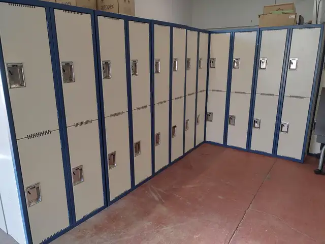 METAL LOCKERS IN STOCK - Photo 2