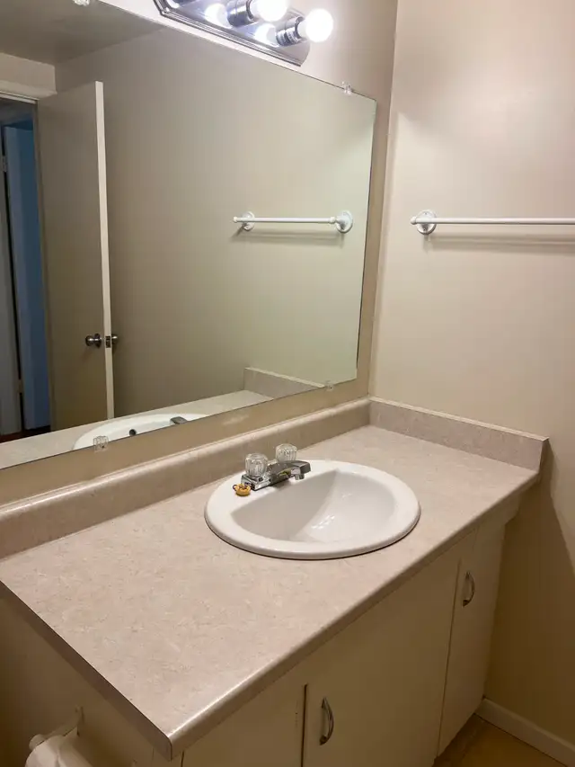 1 BEDROOM, 1 BATH APARTMENT IN PORT ALBERNI - Photo 6