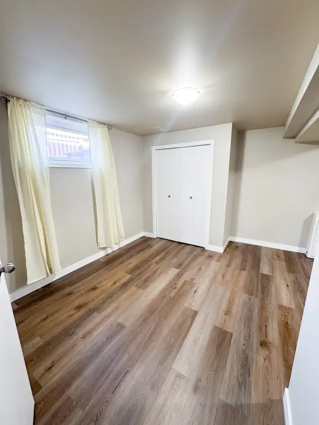 LOCATION!Walk 2 LRT/grocry-2BR LEGAL Bsmt-new bath/kitchn-pet ok - Photo 7