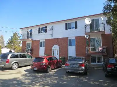 4 bedrooms Ile Bizard July 1st