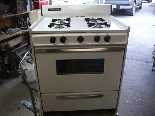 PROPANE STOVE