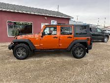 2010 Jeep Wrangler Unlimited Mountain 4WD ....ONLY 142K