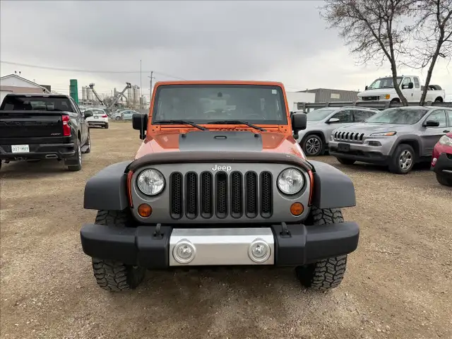 2010 Jeep Wrangler Unlimited Mountain 4WD ....ONLY 142K - Photo 2