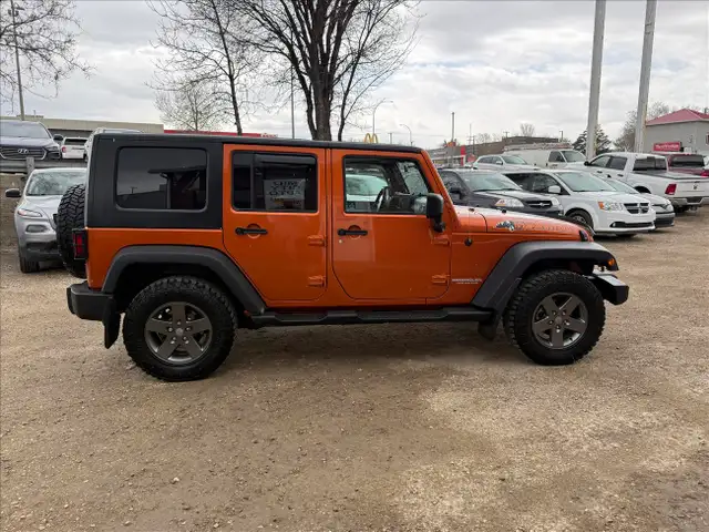 2010 Jeep Wrangler Unlimited Mountain 4WD ....ONLY 142K - Photo 3