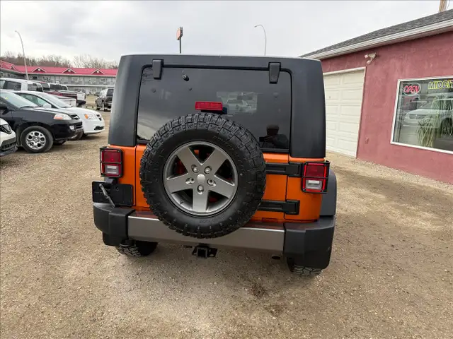 2010 Jeep Wrangler Unlimited Mountain 4WD ....ONLY 142K - Photo 4
