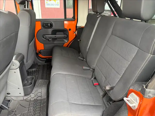 2010 Jeep Wrangler Unlimited Mountain 4WD ....ONLY 142K - Photo 8