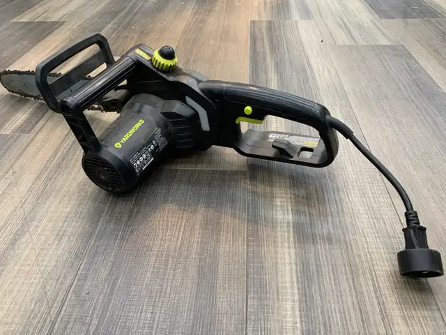 Yardworks 054-5763 Chainsaw - Photo 2