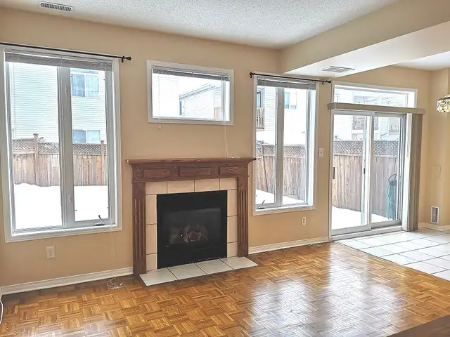 Semi-Detached Home in Glen Cairn, Kanata - 4-Bedroom - Photo 2