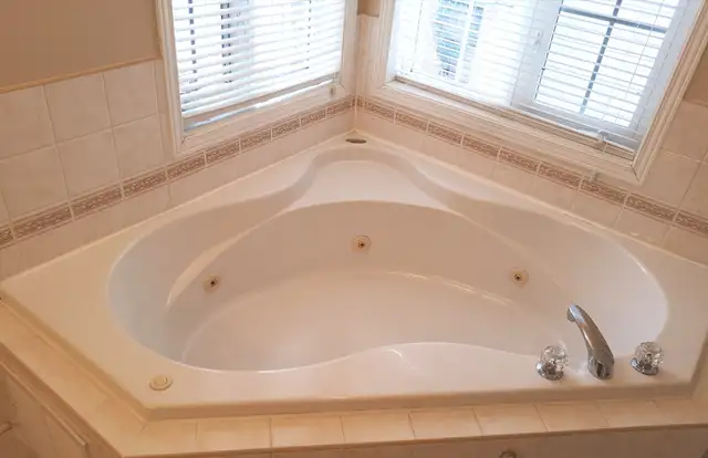 Semi-Detached Home in Glen Cairn, Kanata - 4-Bedroom - Photo 5