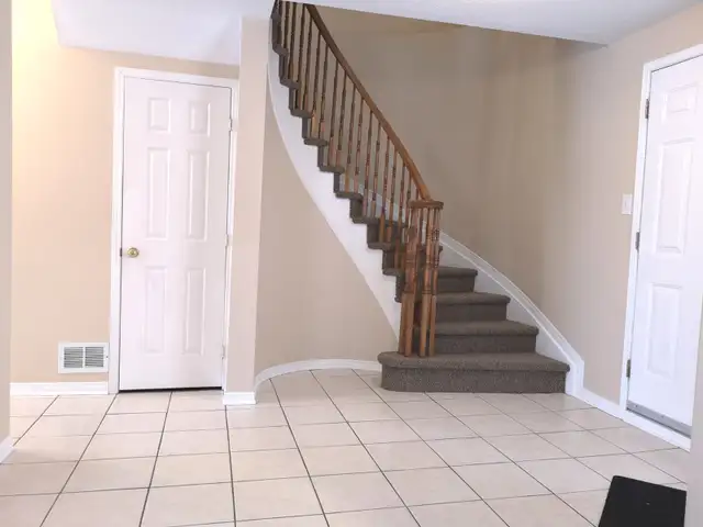 Semi-Detached Home in Glen Cairn, Kanata - 4-Bedroom - Photo 6