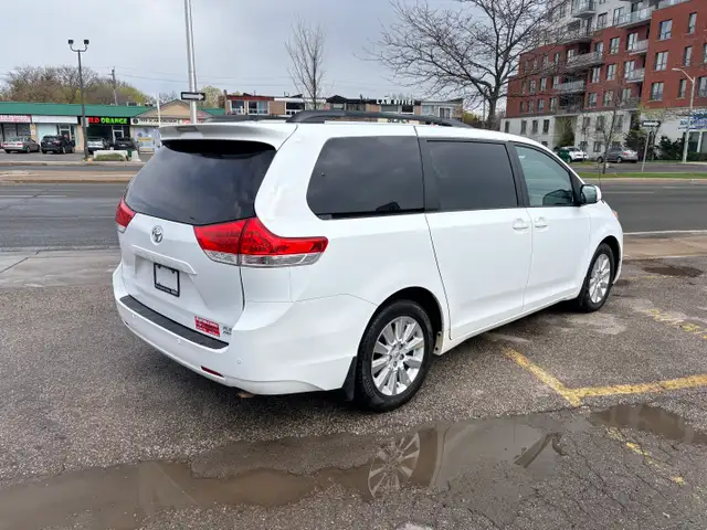 2013 Toyota Sienna XLE AWD 7 Seats 3.5L V6 Certified - Photo 5