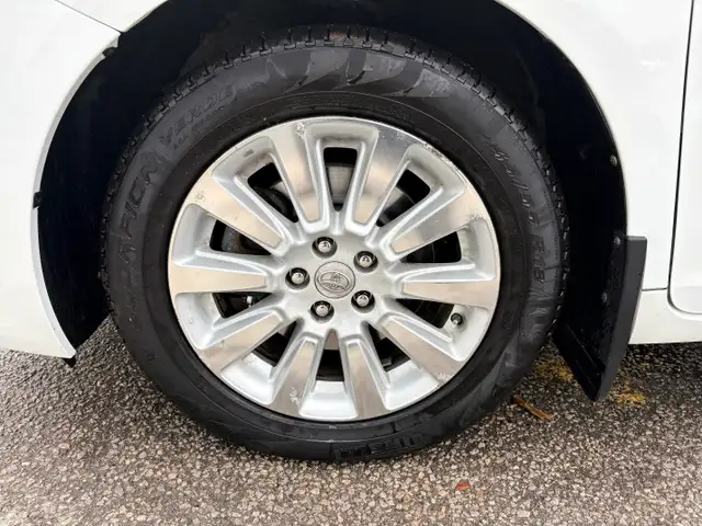 2013 Toyota Sienna XLE AWD 7 Seats 3.5L V6 Certified - Photo 9