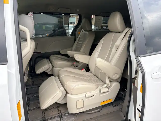 2013 Toyota Sienna XLE AWD 7 Seats 3.5L V6 Certified - Photo 13