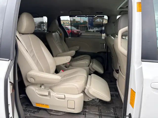 2013 Toyota Sienna XLE AWD 7 Seats 3.5L V6 Certified - Photo 15