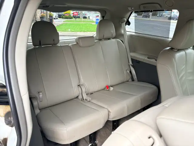 2013 Toyota Sienna XLE AWD 7 Seats 3.5L V6 Certified - Photo 16