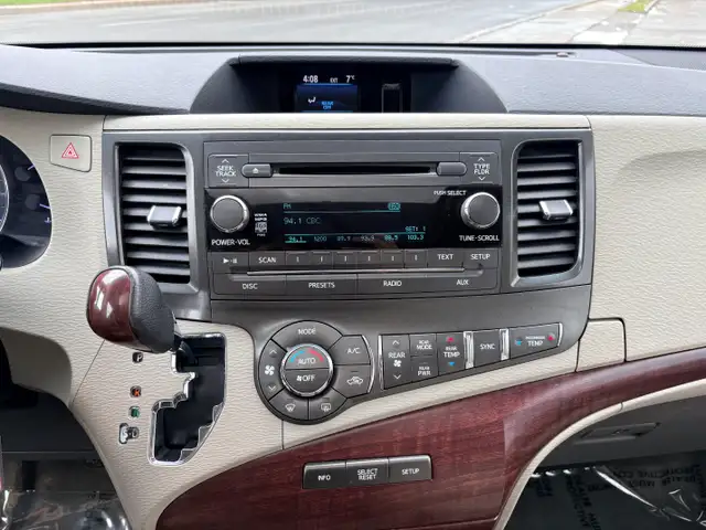 2013 Toyota Sienna XLE AWD 7 Seats 3.5L V6 Certified - Photo 25
